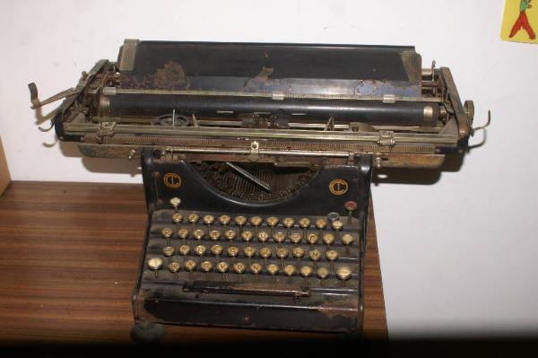 Macchina per scrivere per
