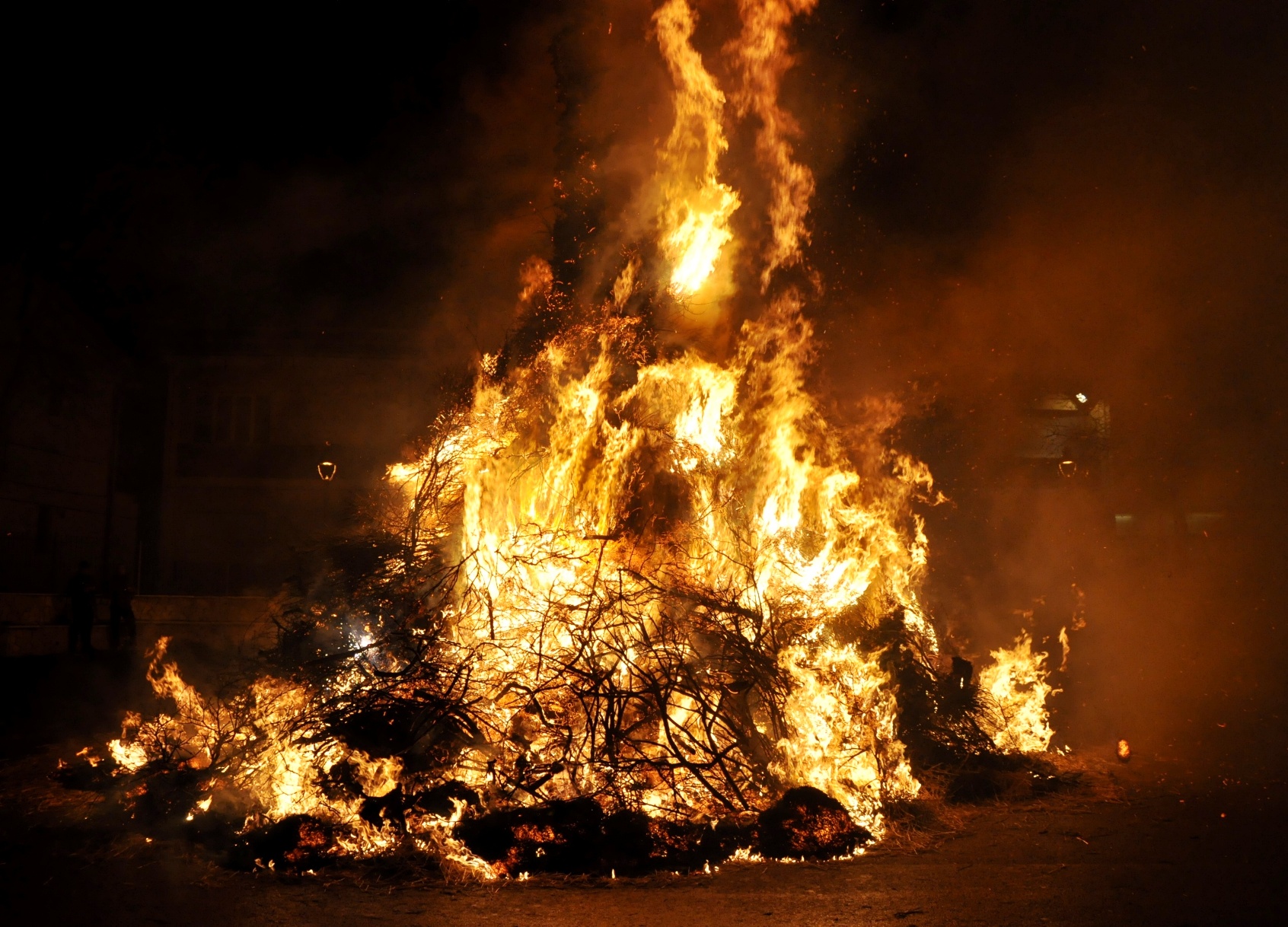 The burning of Gineè - Traditions - Sanagra Valley Ecomuseum